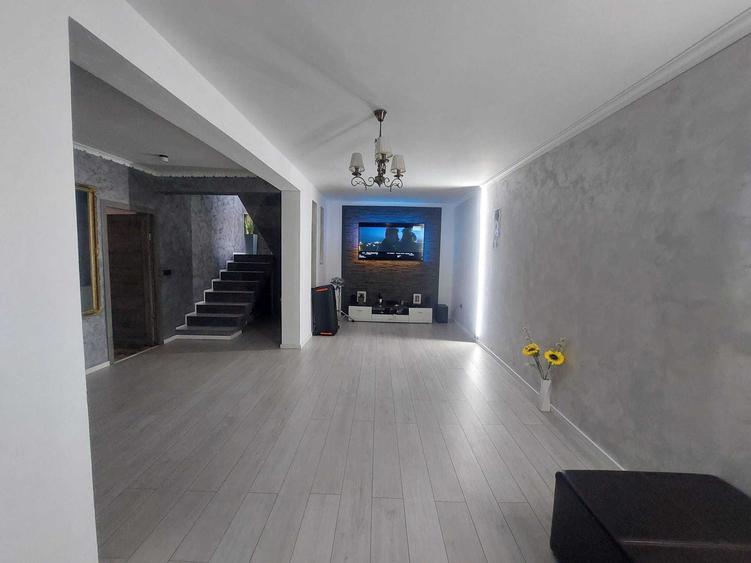 Casă cu 3 camere în Exterior Vest
