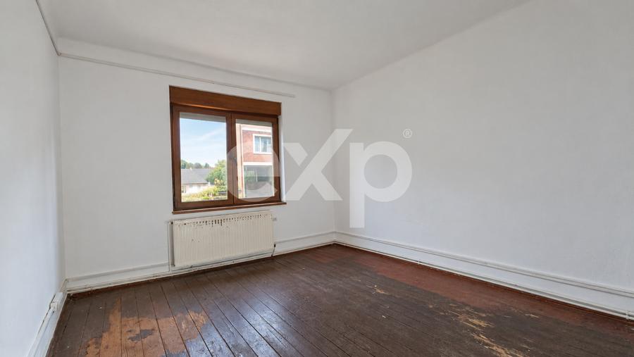 Casă individuală cu 5 camere cu Teren 446 Mp în Craiter