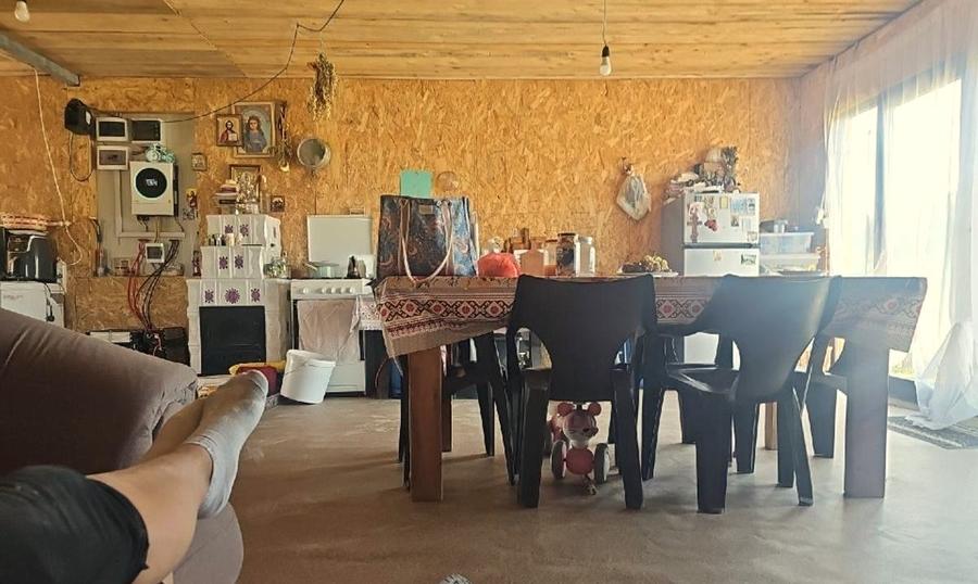 Casă individuală cu 2 camere cu Teren 5600 Mp în Golești