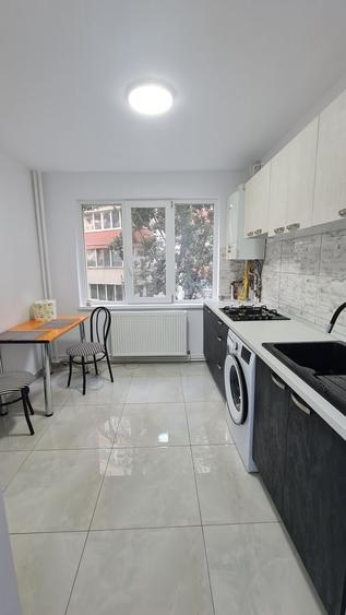 Apartament cu 3 camere decomandat în Iancului