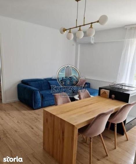 Apartament cu 3 camere decomandat în Titan