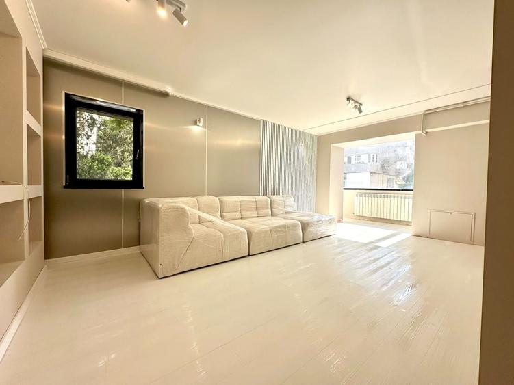 STADION, 3 CAMERE, 77 MP ,LIBER, PRET 225000 EURO - 1