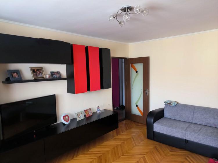 Apartament cu 2 camere decomandat în Oșorhei