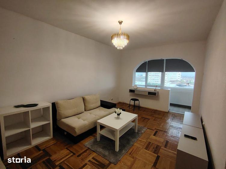 Apartament cu 3 camere în Micro 6