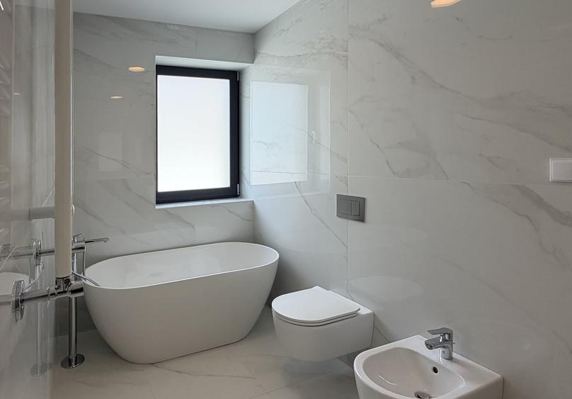 Duplex cu 5 camere cu Canalizare în Voluntari