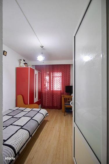 Apartament cu 3 camere semidecomandat în Trivale