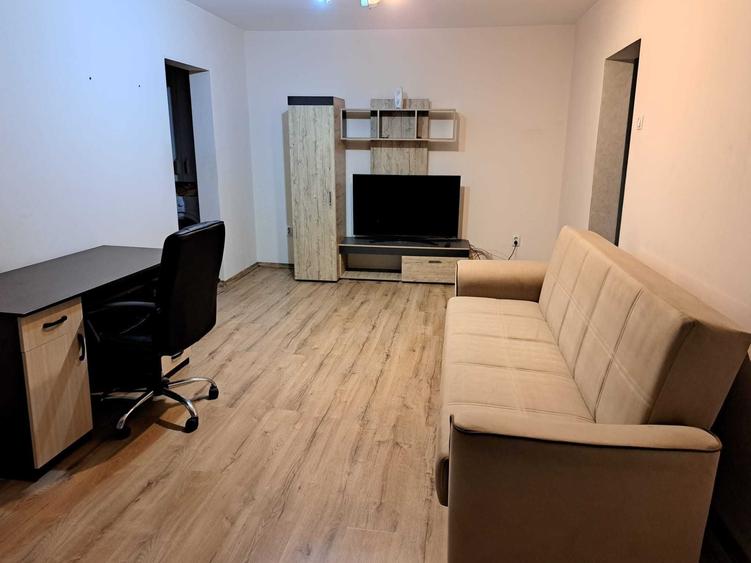 Apartament cu 2 camere semidecomandat în Mazepa 1