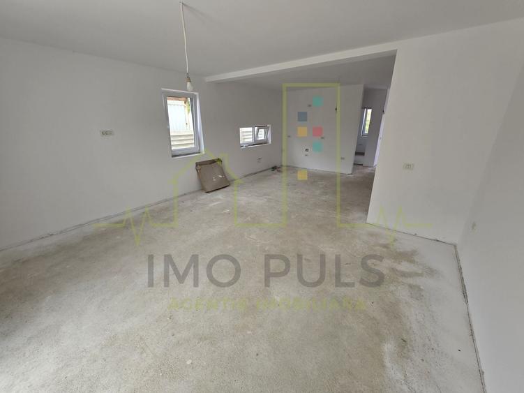 Duplex cu 4 camere cu Canalizare în Moșnița Nouă