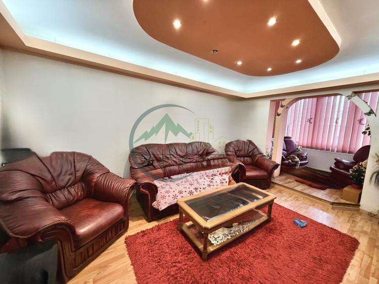 Apartament cu 3 camere decomandat, mobilat în Județean