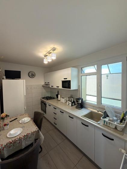 Apartament cu 2 camere decomandat în Eroii Revoluției