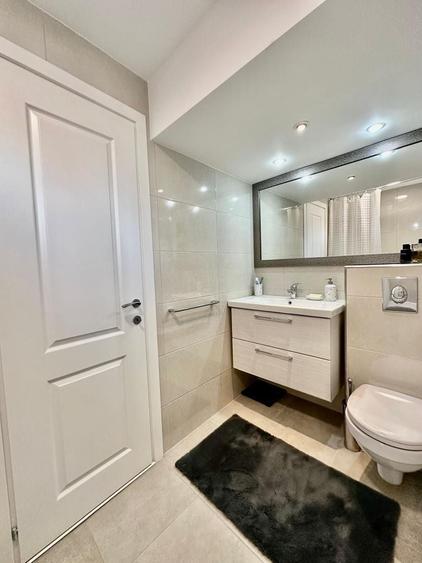 Apartament cu 3 camere decomandat, mobilat în P-ța Alba Iulia