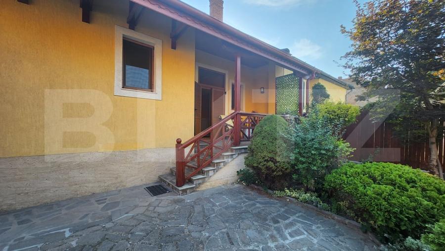 Casă individuală cu 3 camere cu Canalizare în Central