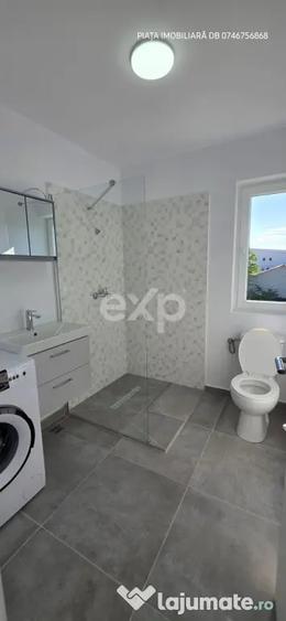 Apartament cu 2 camere semidecomandat, mobilat în Micro 12