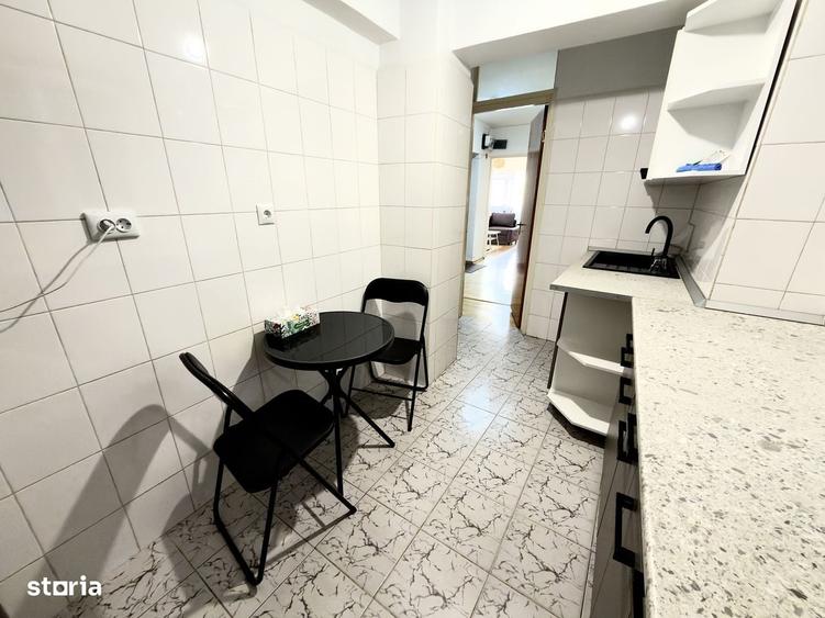 Apartament cu 3 camere semidecomandat în Grădina Icoanei