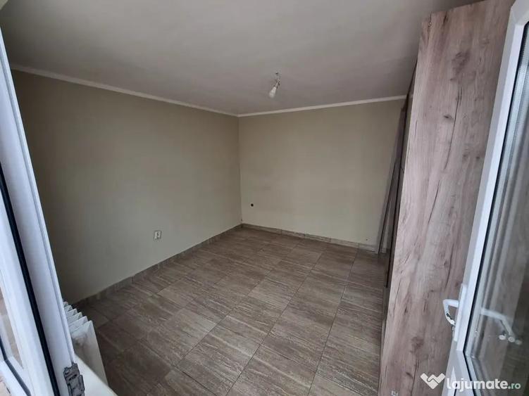 Casă cu 4 camere cu Teren 186 Mp în Coiciu