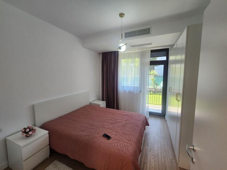 Apartament cu 3 camere semidecomandat în Dămăroaia