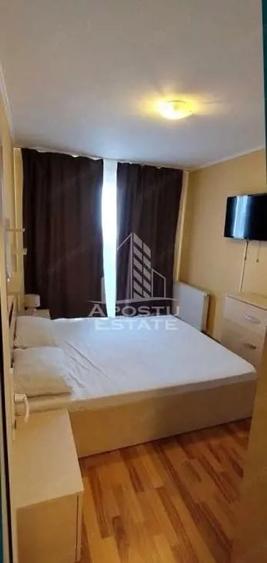 Apartament cu 2 camere decomandat în Romanilor