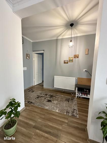 Casă cu 6 camere cu Teren 717 Mp în Holboca