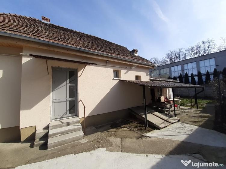 Casă individuală cu 2 camere cu Canalizare în Gheorghe Doja