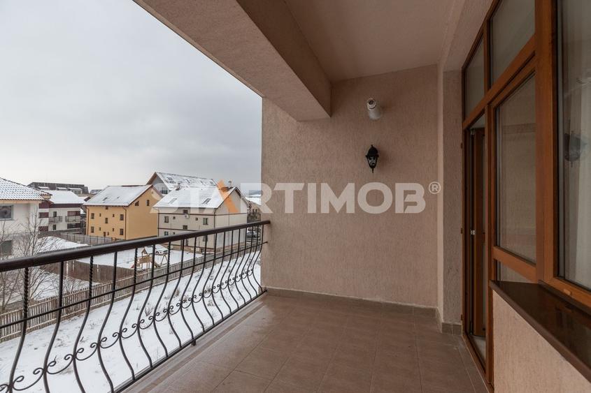 Apartament cu 3 camere decomandat, mobilat în Tractorul