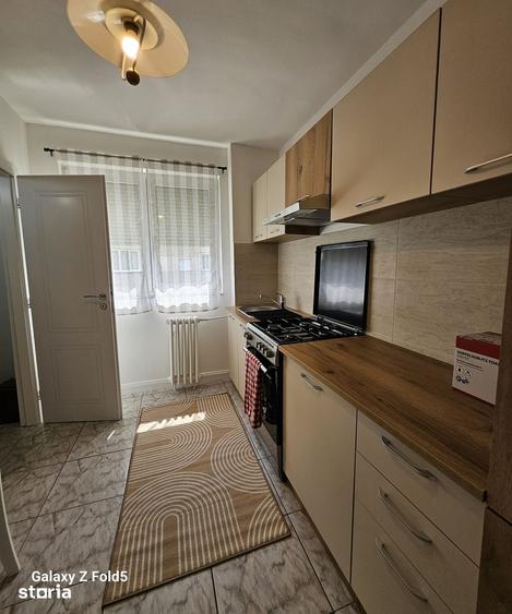 Apartament cu 3 camere decomandat în Iosia