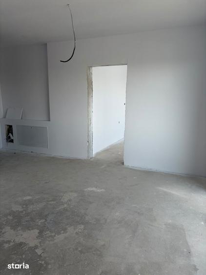 Apartament cu 3 camere decomandat în Iris