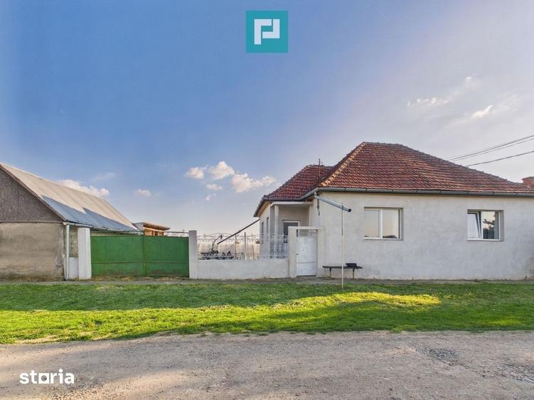 Casă cu 5 camere cu Teren 957 Mp în Central
