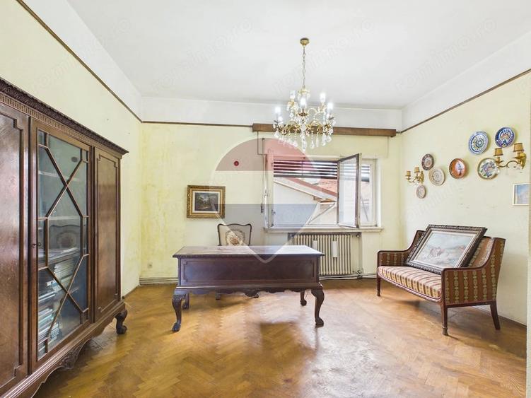 Apartament cu 4 camere semidecomandat în Ferdinand