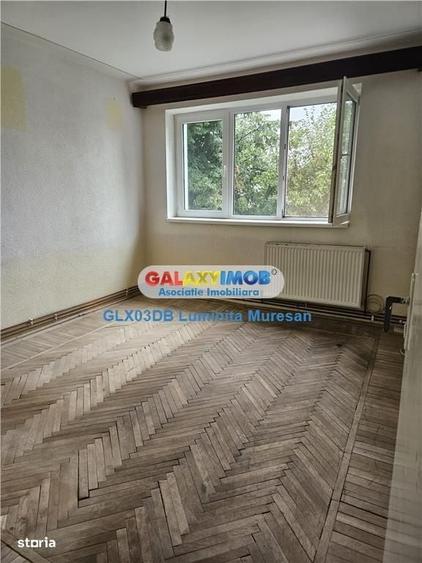 Apartament cu 2 camere semidecomandat în Aleea Trandafirilor