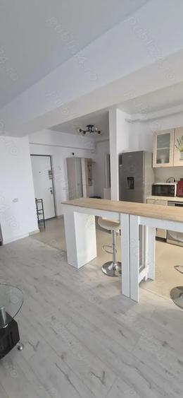 Apartament cu 2 camere decomandat în Parcul Carol