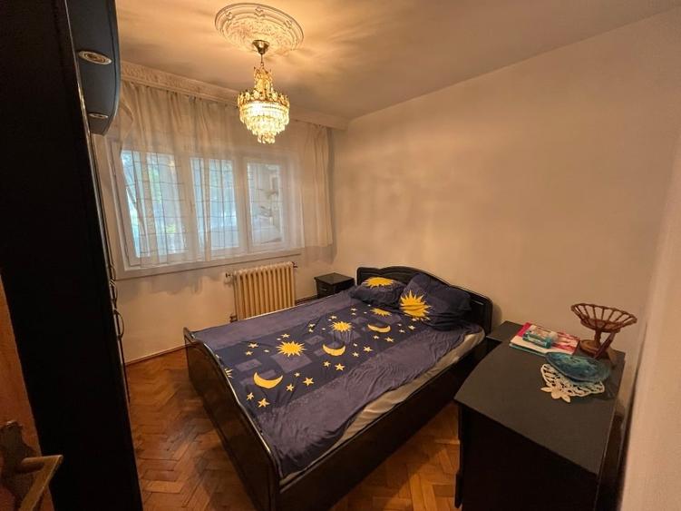 Apartament cu 3 camere decomandat, mobilat în Lipovei