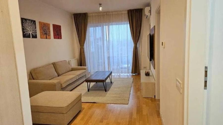 Apartament cu 2 camere semidecomandat, mobilat în Jiului