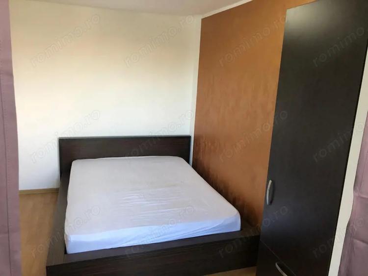 Apartament cu 3 camere semidecomandat, mobilat în Bucovina