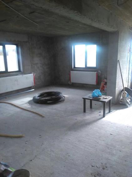 Casă cu Teren 1093 Mp în Central