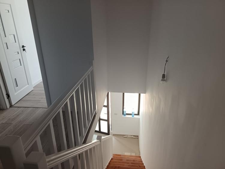 Duplex cu 4 camere cu Canalizare în Valea Lupului
