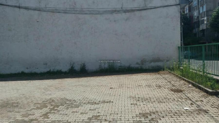 Spațiu comercial, de 600 mp, în Central