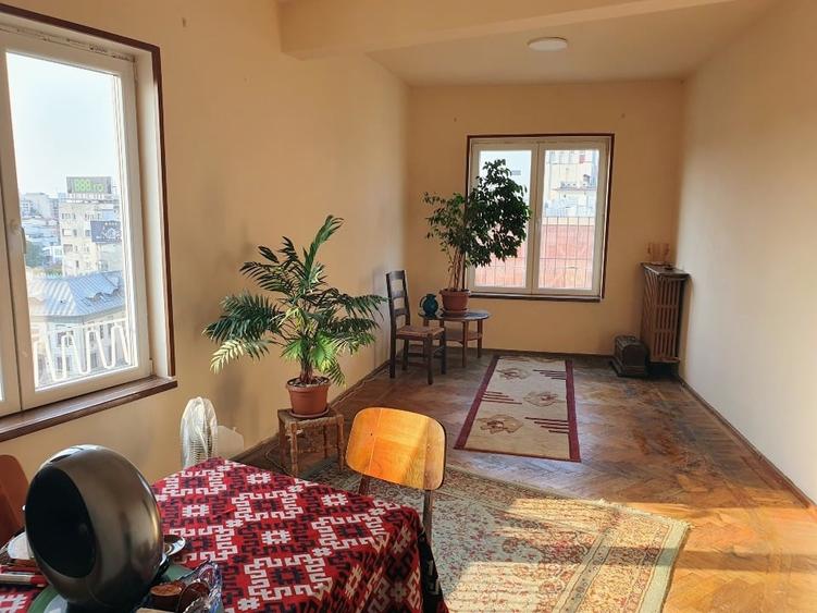 Apartament cu 2 camere decomandat în P-ța Romană