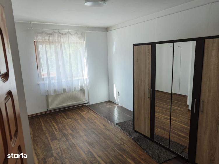 Casă cu 4 camere în Exercițiu