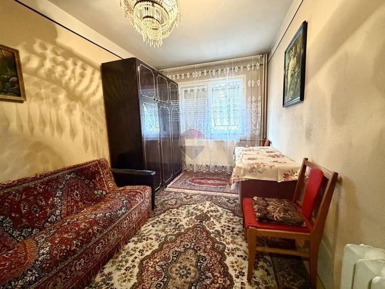 Apartament cu 3 camere decomandat, mobilat în Șega