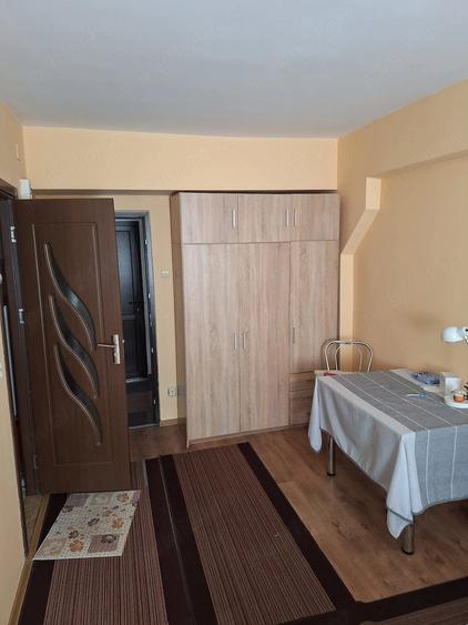 Garsonieră decomandată în Central