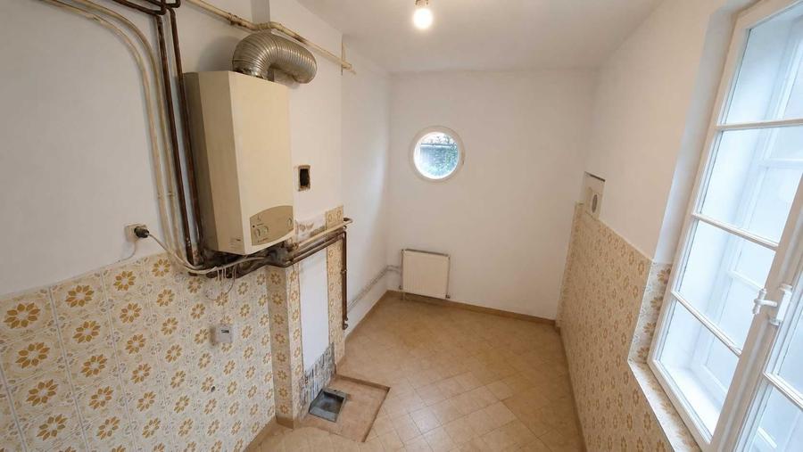 Casă cu 4 camere în Cotroceni