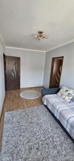 Apartament cu 2 camere decomandat în Barcea