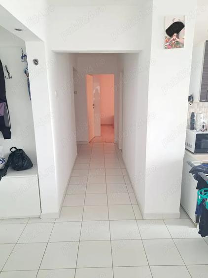 Apartament cu 3 camere decomandat în Rogerius
