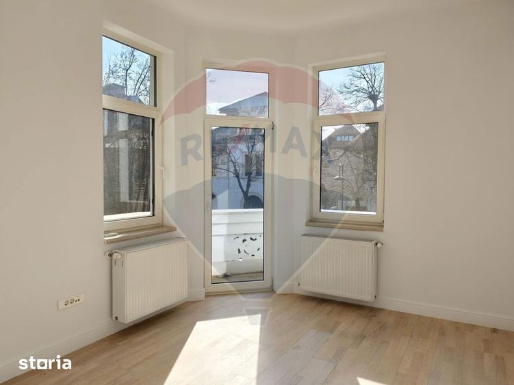 Casă cu 5 camere cu Teren 180 Mp în Victoriei