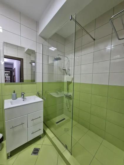 Apartament cu 3 camere decomandat, mobilat în Dristor