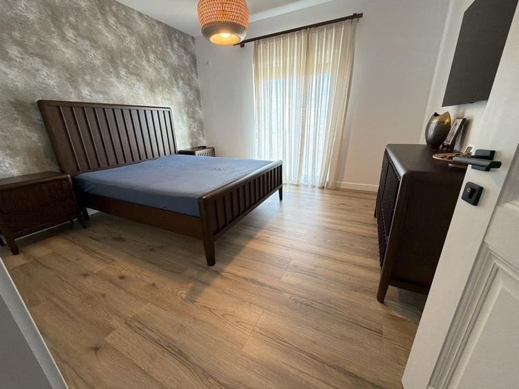 Casă cu 4 camere în Dobroești