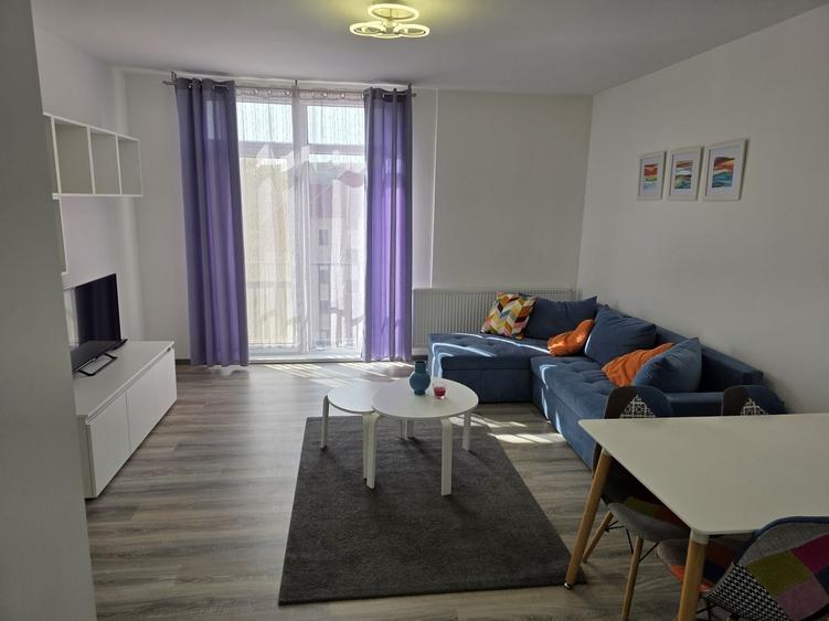 Apartament cu 3 camere semidecomandat în Baciu