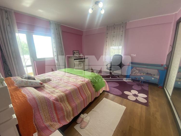 Apartament cu 3 camere semidecomandat în Exterior Vest