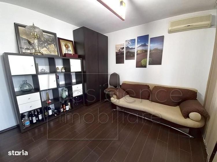 Apartament cu 4 camere decomandat în Plopilor