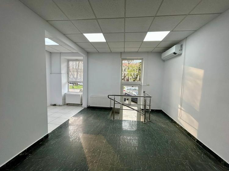 Spațiu comercial, de 60 mp, în Central